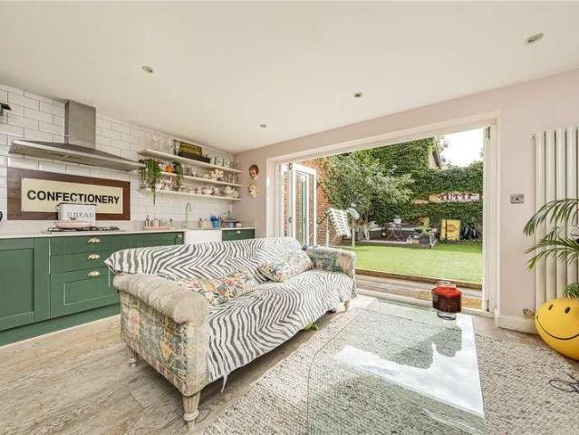 House for sale in Royal Borough of Kingston upon Thames, Greater London