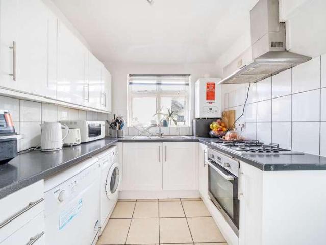 House for sale in London Borough of Ealing, Park Royal