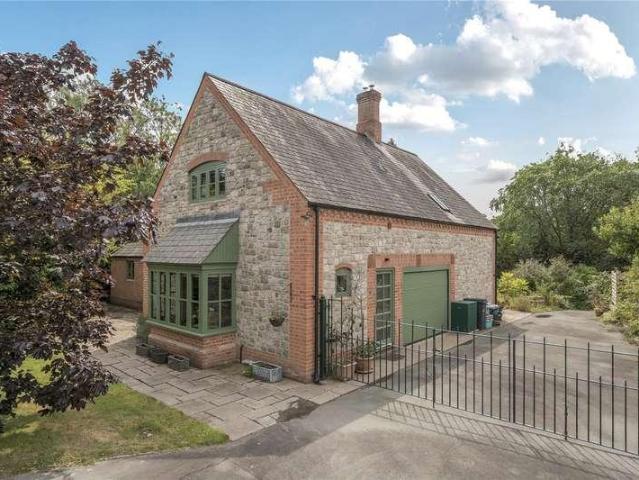 House for sale in Pontrobert, Wales