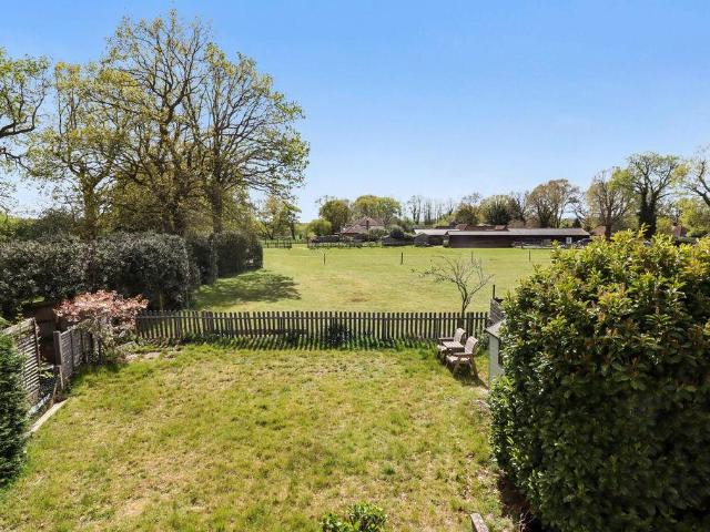 House for sale in Heol-las, Surrey