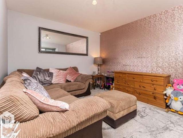 House for sale in Bradshaw, Lee Bank