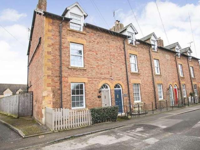 House for sale in Fossebridge, Gloucestershire