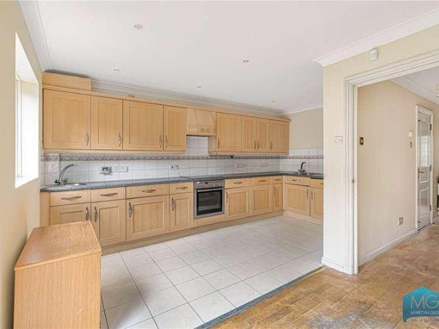 House for sale in Muswell Hill, Greater London