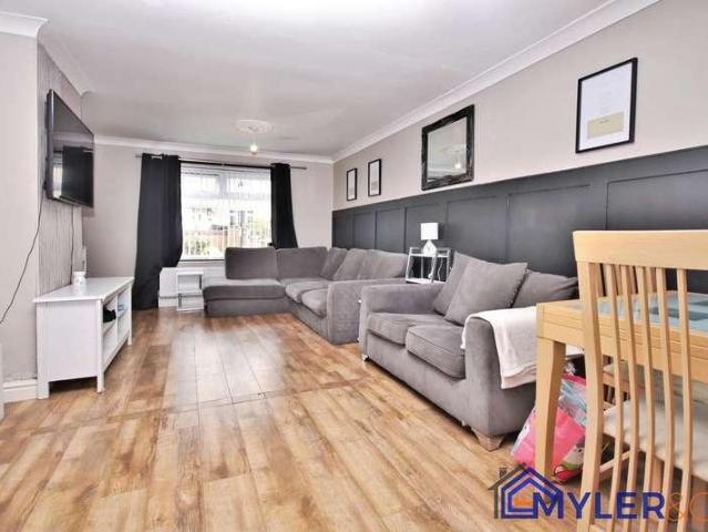 House for sale in Widnes, Cheshire