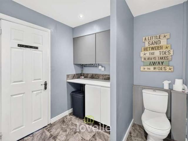 House for sale in Grimsby, North East Lincolnshire