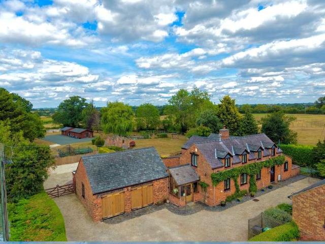 House for sale in Bronington, Wales