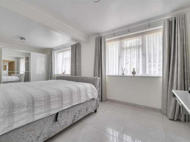 House for sale in Buckler's Park, Crowthorne