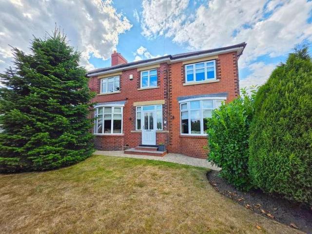 House for sale in Darfield, South Yorkshire