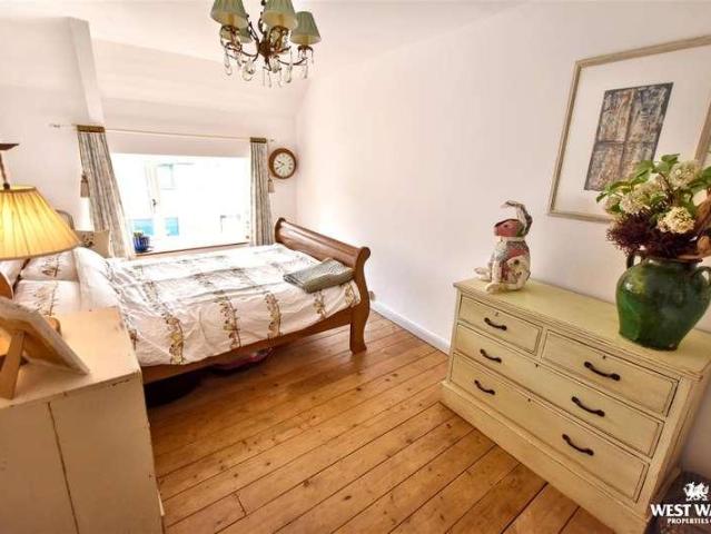 House for sale in Monkton, Pembroke