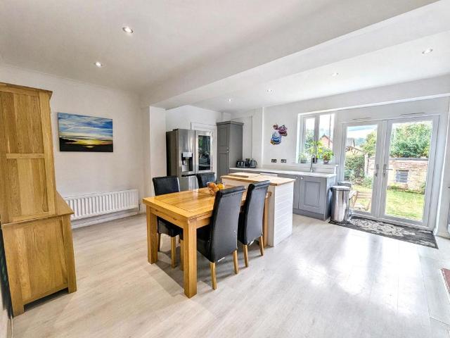 House for sale in Esh
