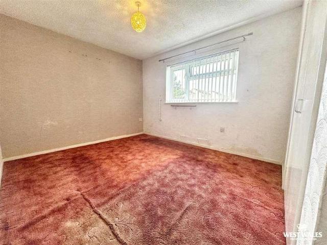 House for sale in Monkton, Pembroke