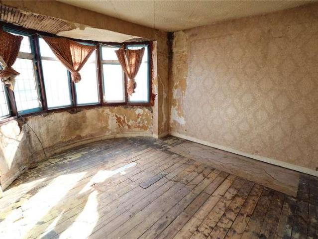 House for sale in Kingsbury, Greater London