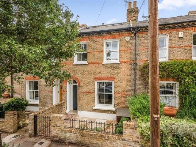 House for sale in London Borough of Hounslow, Greater London