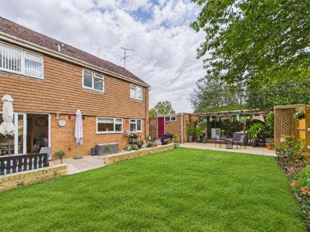House for sale in Fossebridge, Gloucestershire