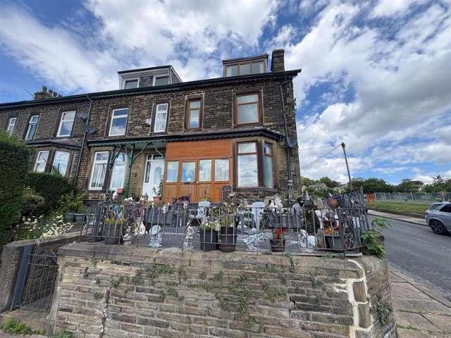 House for sale in Thornton, West Yorkshire