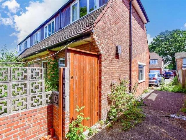 House for sale in Spring Vale, Hampshire