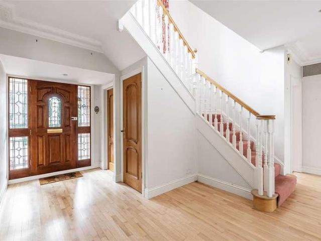 House for sale in Oxted, Hillview