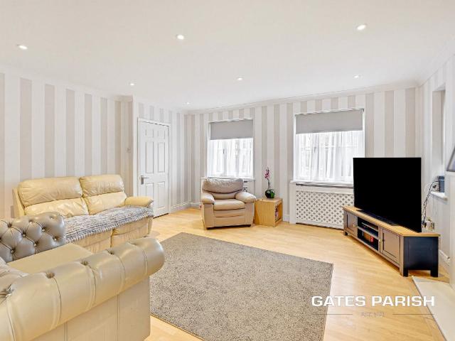 House for sale in Pot Kilns, Greater London