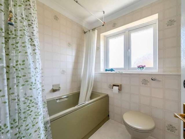 House for sale in Hatch End, Greater London