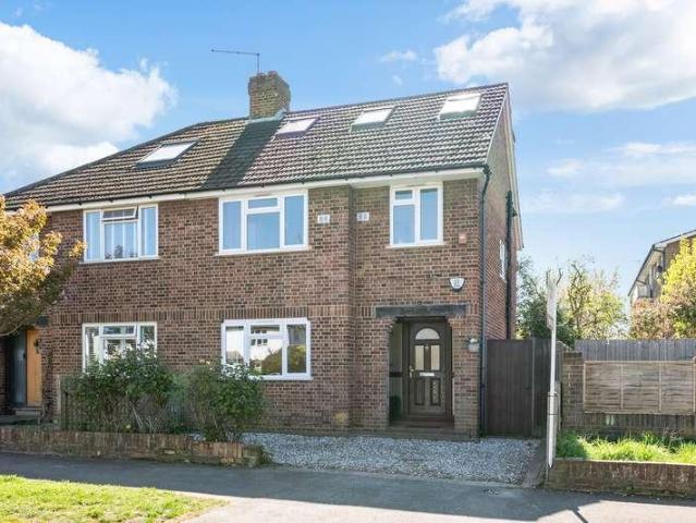 House for sale in Hook, Greater London