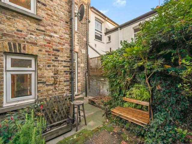 House for sale in Finsbury Park, Greater London