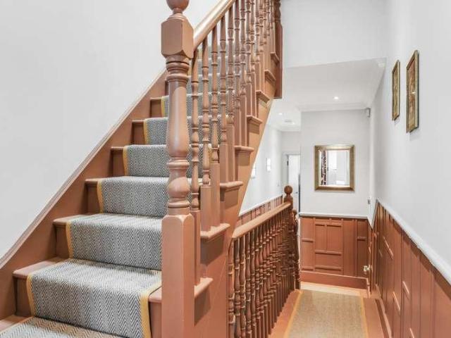 House for sale in Brondesbury, Greater London