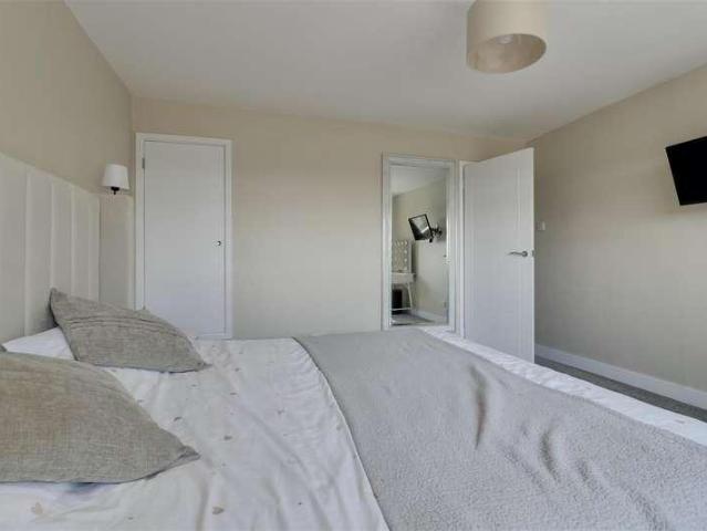 House for sale in Spring Vale, Hampshire