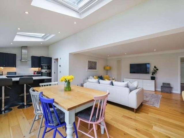 House for sale in Oxted, Hillview