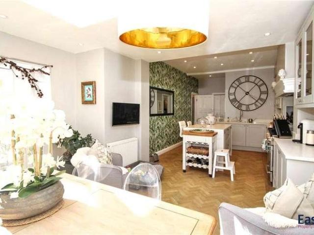 House for sale in Tattenham Corner, Reigate and Banstead
