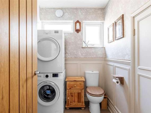 House for sale in Oxted, Hillview