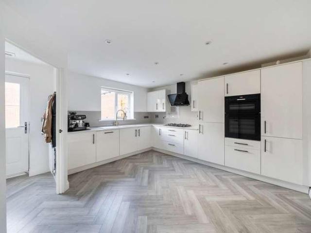 House for sale in Houghton Regis, Bedfordshire