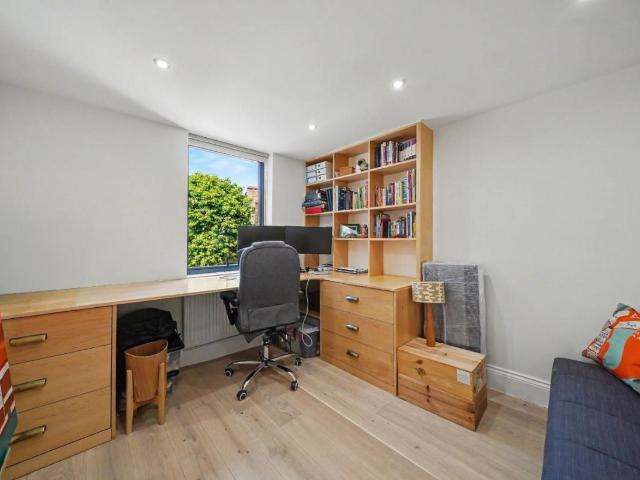 House for sale in Stoke Newington, Greater London