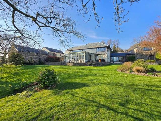House for sale in Weir Quay, Devon