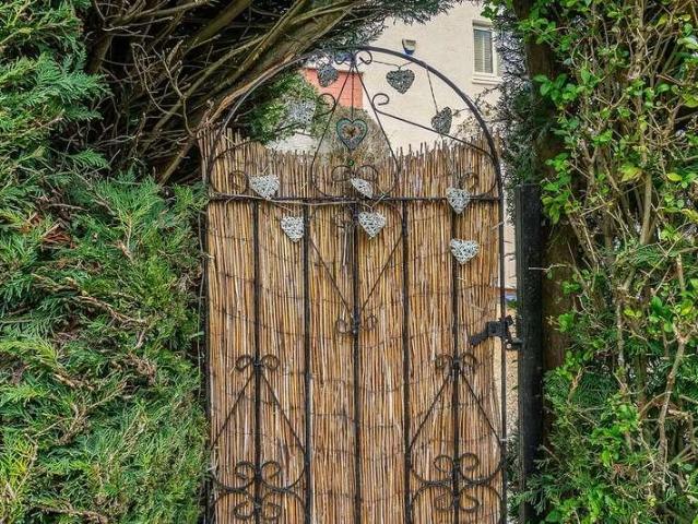 House for sale in Mortonhall, Scotland