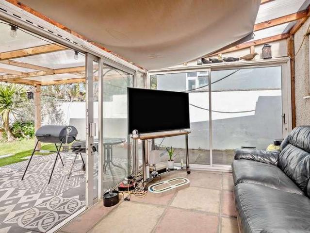 House for sale in Kenton, Greater London