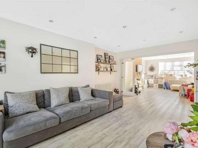 House for sale in Whetstone, Greater London