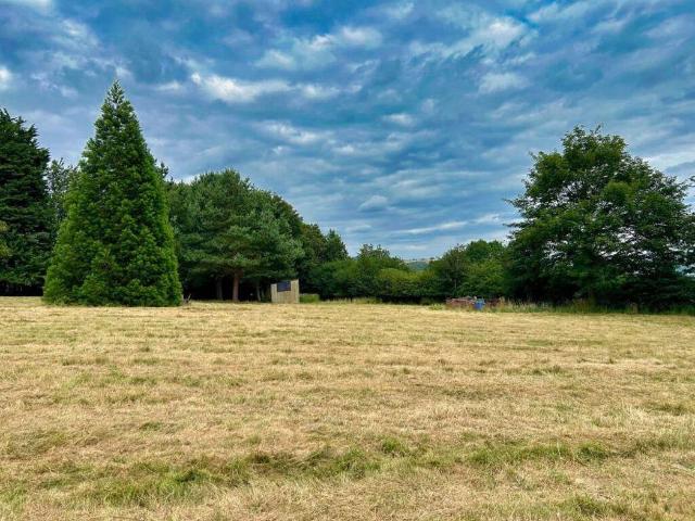 House for sale in Riddlesden, West Yorkshire