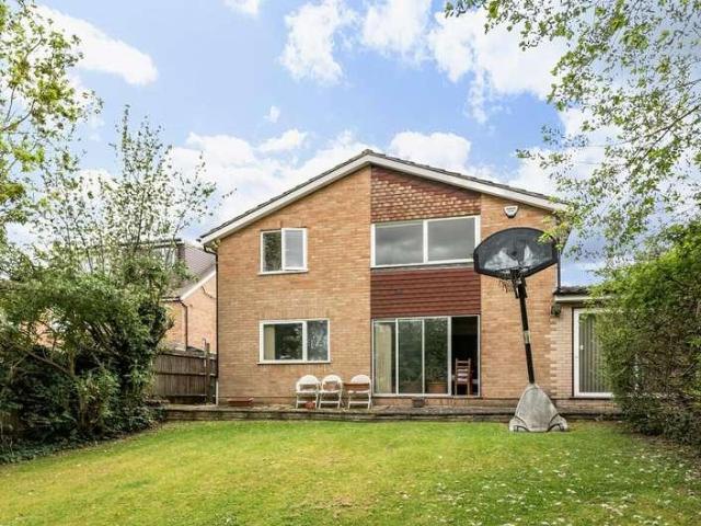House for sale in Woodside Park, Greater London