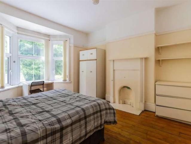 House for sale in Plasnewydd, Falcon Lodge