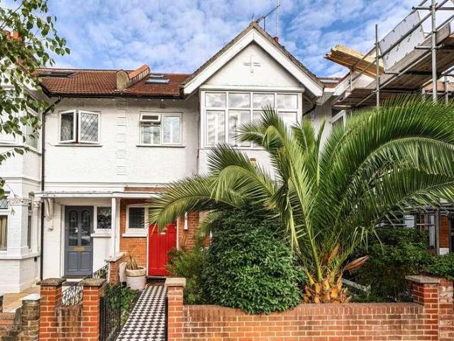House for sale in London Borough of Ealing, Perivale