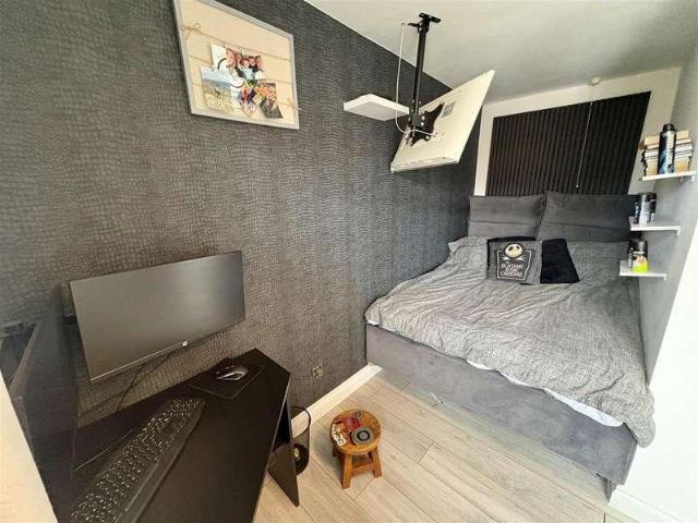 House for sale in Town End, Bradford