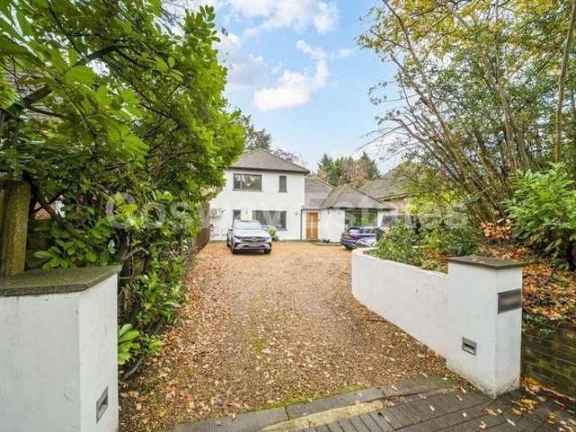 House for sale in Greater London