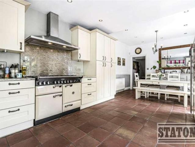 House for sale in Barnet, New Barnet