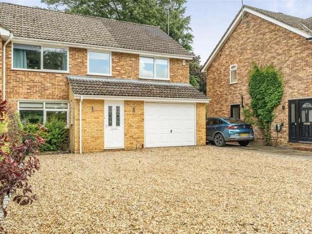House for sale in Finchampstead