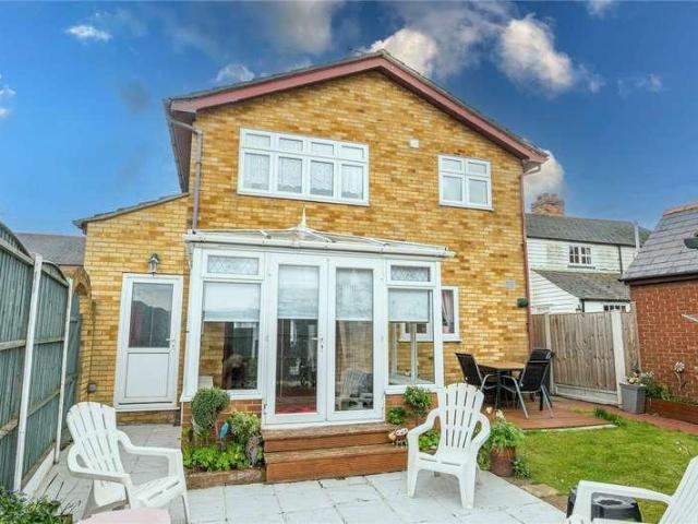 House for sale in Southend-on-sea, Great Wakering