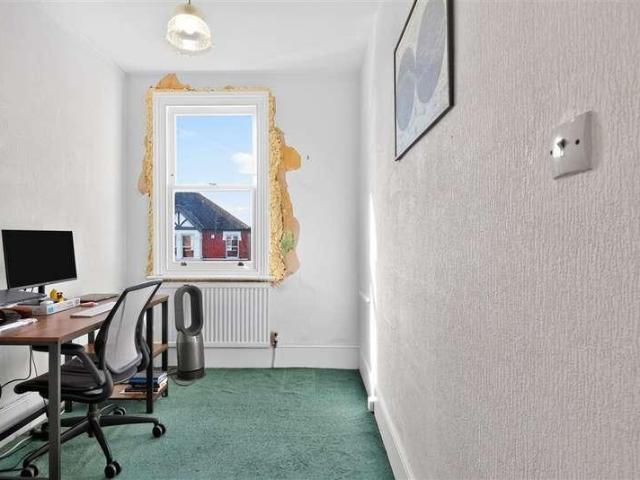 House for sale in London Borough of Redbridge, Greater London