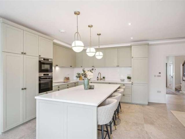 House for sale in Gerrards Cross, Tatling End