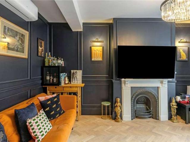 House for sale in Clapham Junction, Greater London