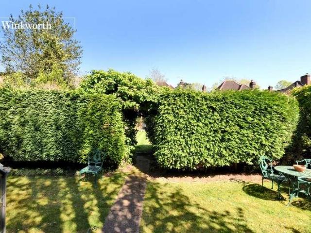 House for sale in Greater London