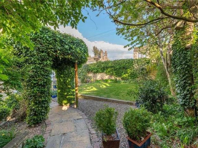 House for sale in Baildon, West Yorkshire